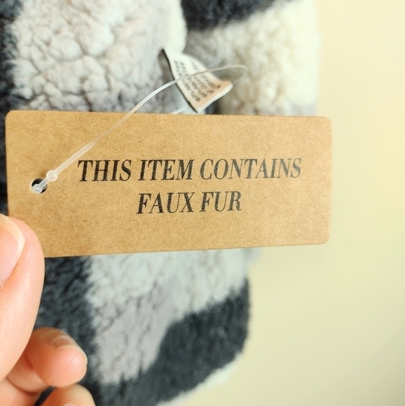 Quagga NWT Black/Gray/Cream Eternity Scarf - Picture 4 of 8